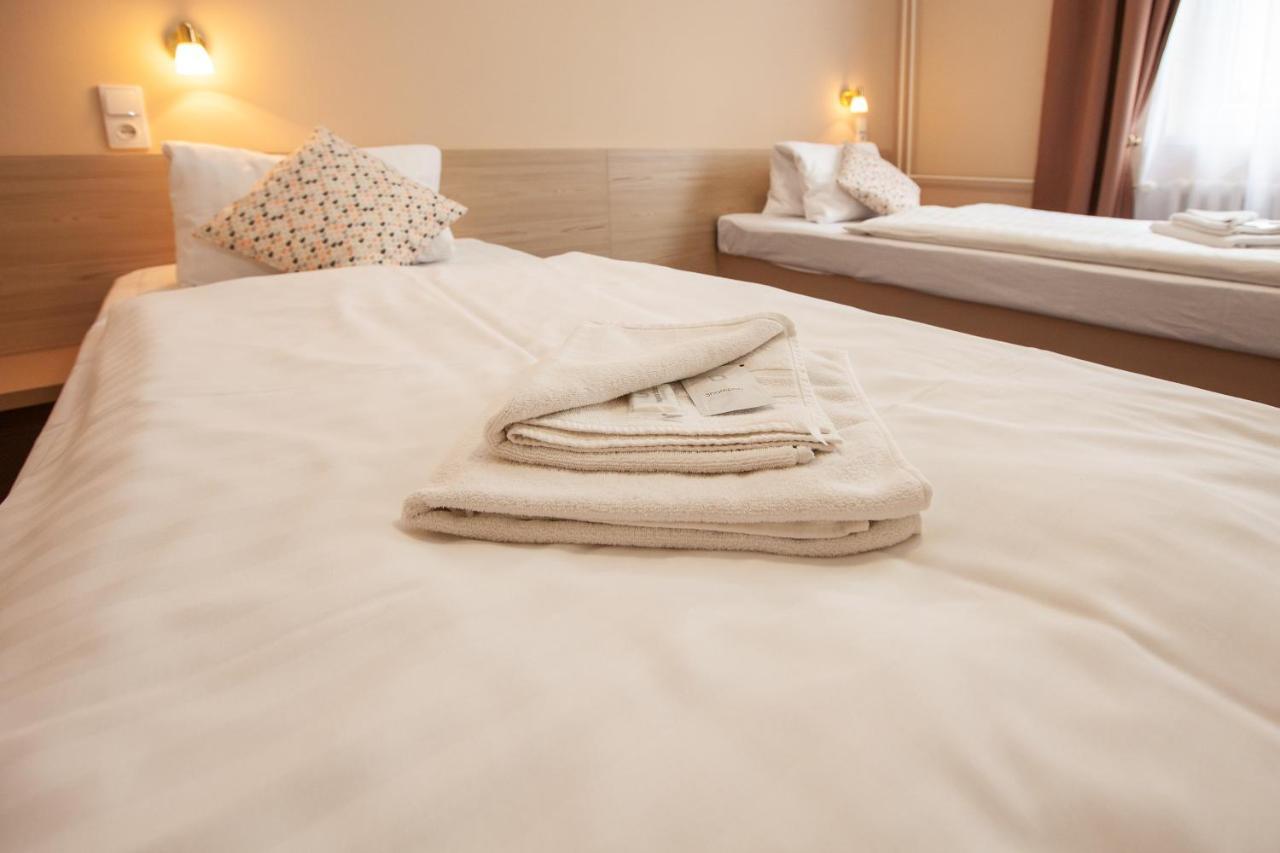פלזן Hotel Stella מראה חיצוני תמונה