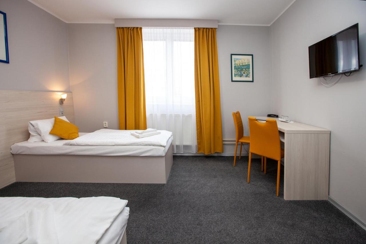 פלזן Hotel Stella מראה חיצוני תמונה